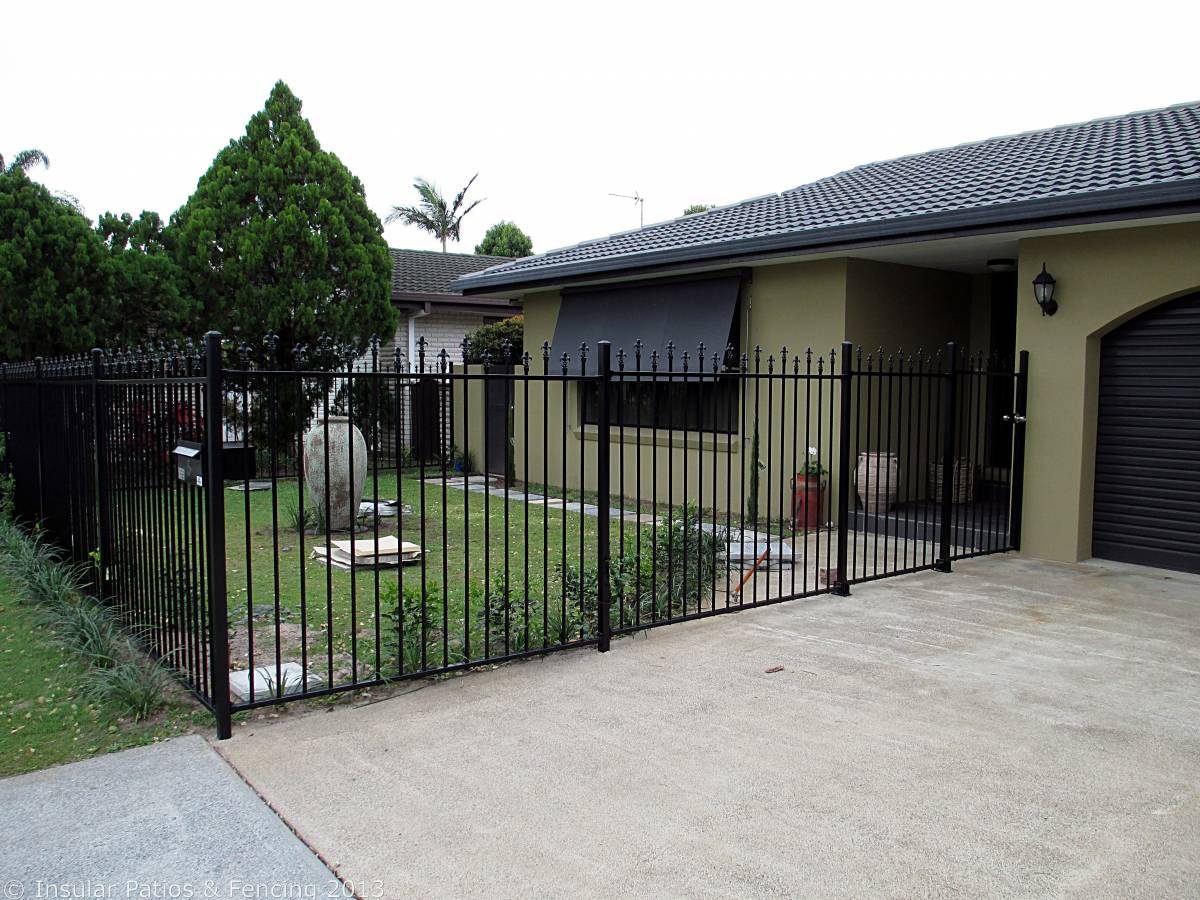 Colonial Spear Top Fencing - Mermaid - Gold Coast - Insular Patios ...