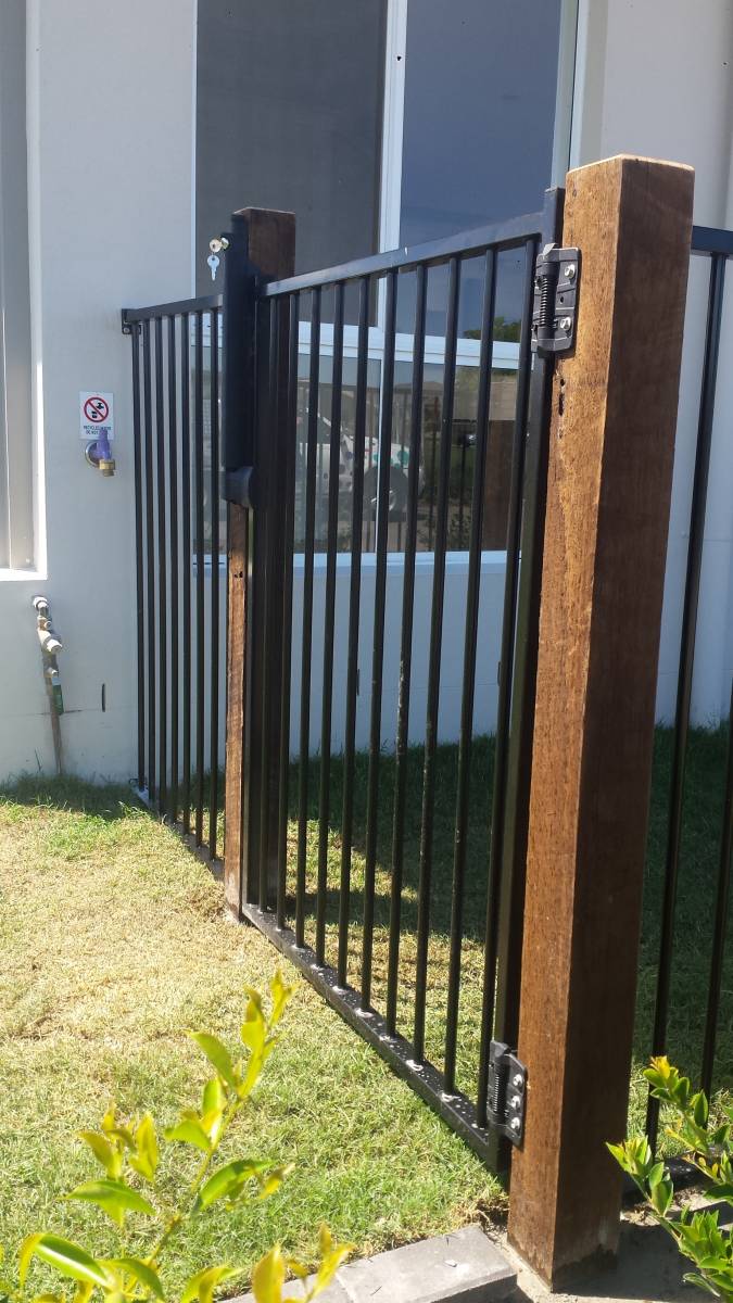 Black Aluminium Flat Top Fencing