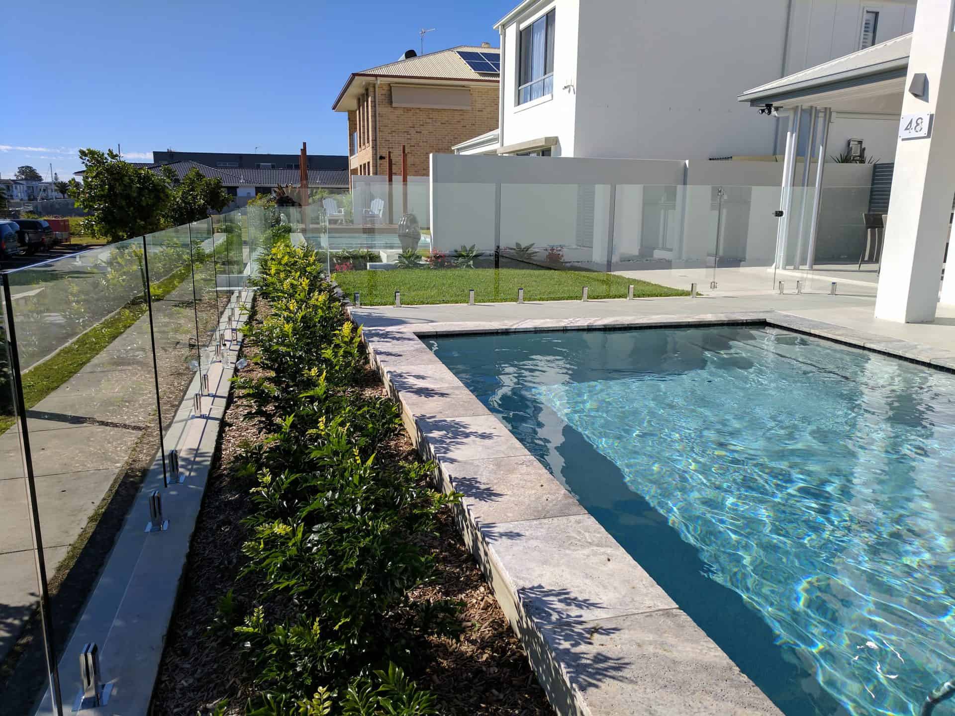 pool-fencing-gold-coast-and-tweed-coast-by-insular-frameless-glass